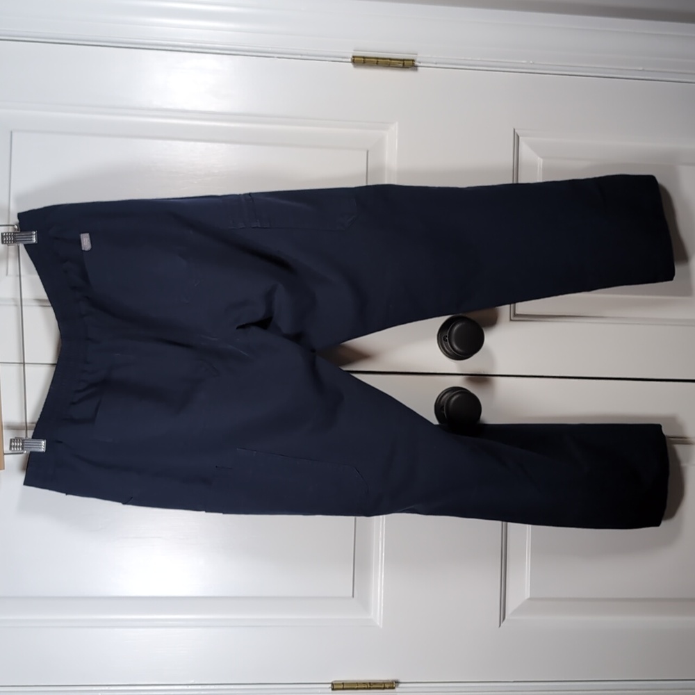 FIGS Women's Navy Yola Scrub Pants – High Waisted 11 Pockets Size Medium - Picture 8 of 8